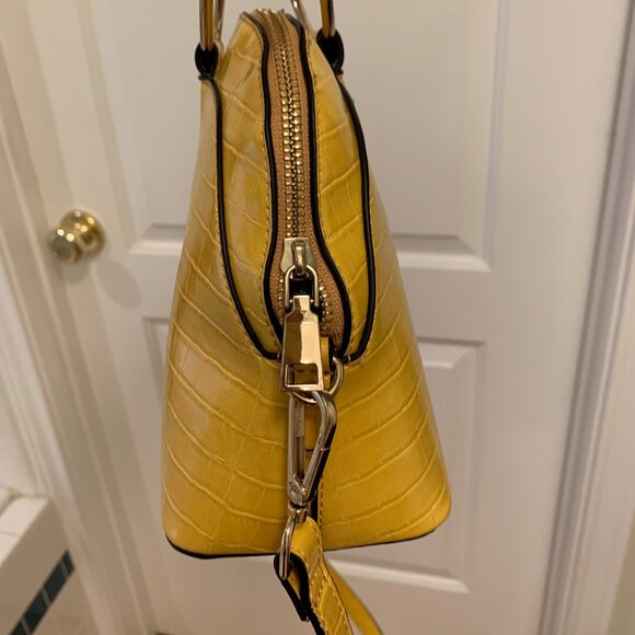 NWOT Ring-handled, Crossbody Small Dome Satchel - Picture 3 of 13